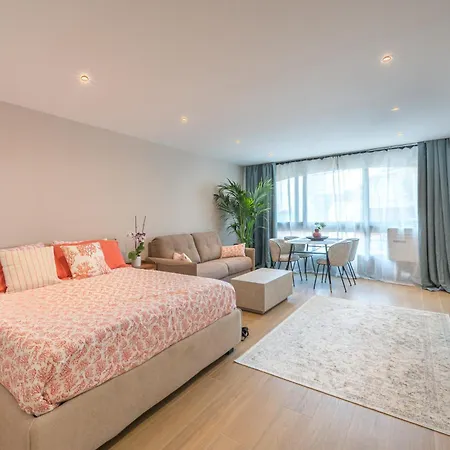 Modern Seaside Escape With Parking Bord De Èze