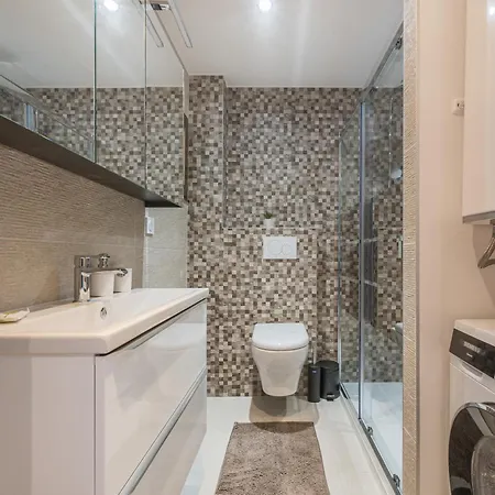 Διαμέρισμα Modern Seaside Escape With Parking Bord De