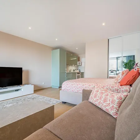 Διαμέρισμα Modern Seaside Escape With Parking Bord De Èze